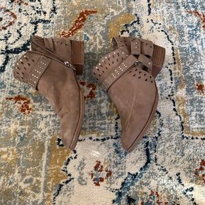 Steve Madden/madden girl Arizona suede ankle booties size 8.5. Only worn once!
